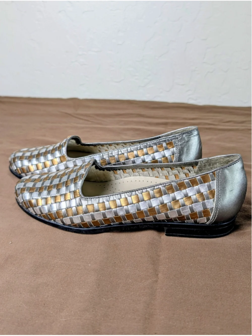 Trotters Womens 7.5 Narrow Woven Leather Ballet Flats Silver Bronze Comfort Shoe
